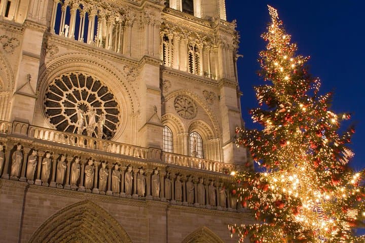 Pass by Notre Dame Cathedral and other top Paris attractions on your Christmas cruise