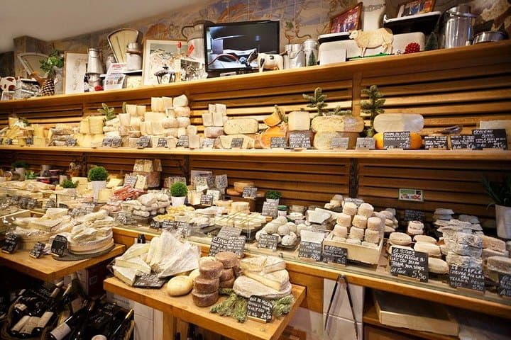 Small-Group Marché d'Aligre Food Walking Tour in Paris