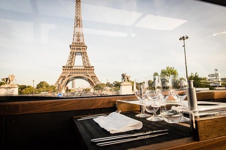 Gourmet Bus Tour of Paris Including Lunch or Dinner