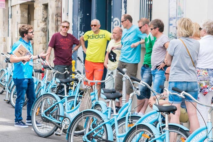 Secret Bike Tour in Paris