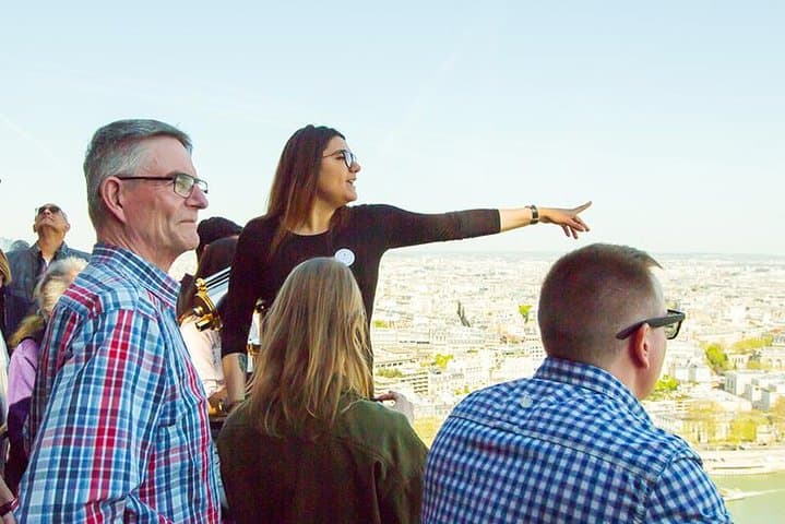 Priority Access at the Eiffel Tower with Host