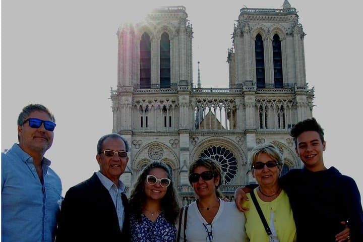 Notre dame & family group from USA