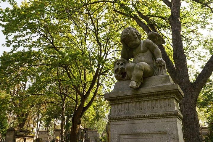 Pere Lachaise cemetery Private tour