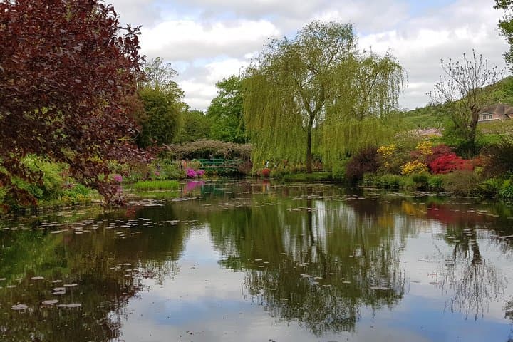 Private day tour to Giverny Gardens and Rouen from Paris