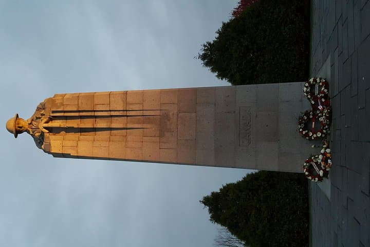 Canadian Somme and Flanders battlefield tour 2 days starting from Lille or Arras