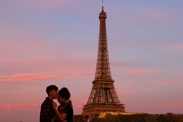 Paris Photo Shoot with Professional Photographer