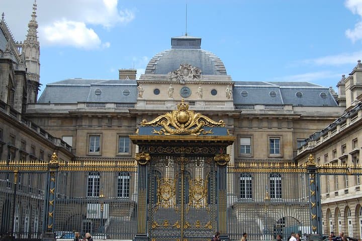 Private 8-hour city tour of Paris with driver and official guide - Hotel pick up