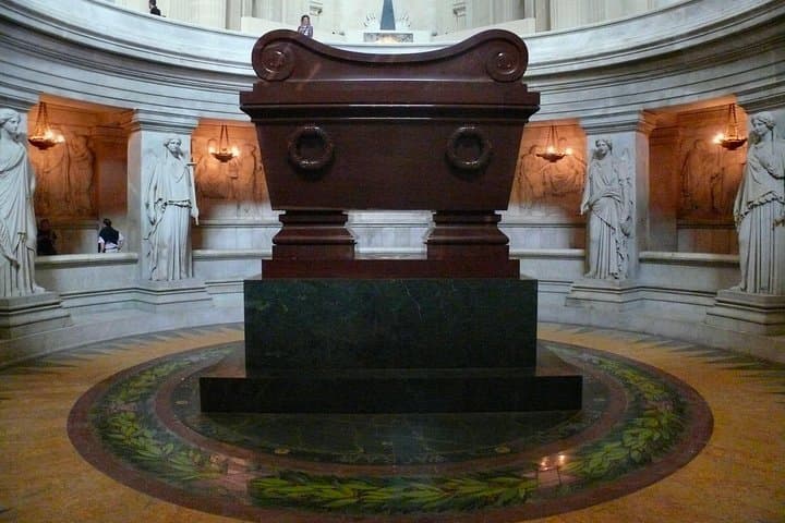 Skip the line Invalides Dome Louis XIV and Napoleon Tour 8ppl Max
