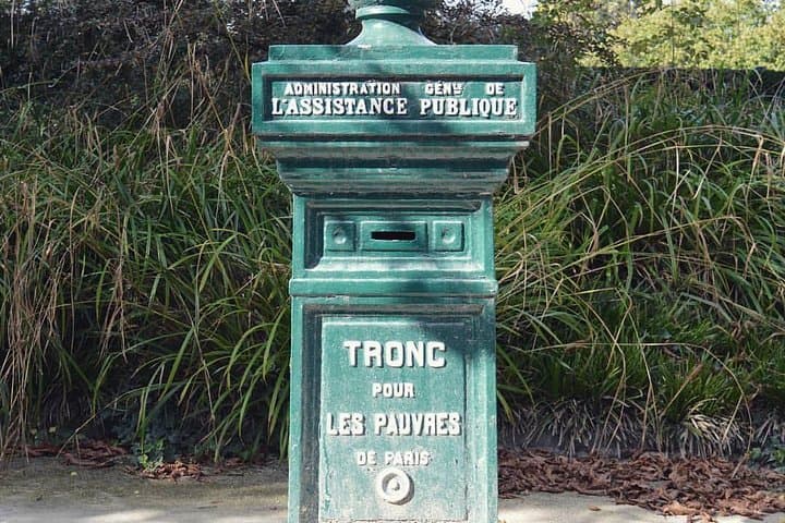 Private Guided Tour to Père Lachaise Cemetery in Paris