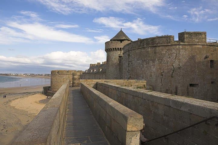 Day Trip with a local driver Dinan, Cancale, Saint-Malo from Rennes - 9 hours