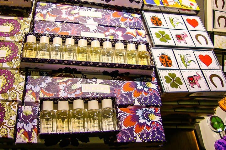 Shopping for souvenirs in Paris