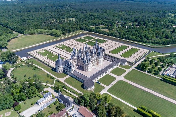 LOIRE VALLEY: CHAMBORD CASTLE EXPRESS by train (avoid traffic jams)