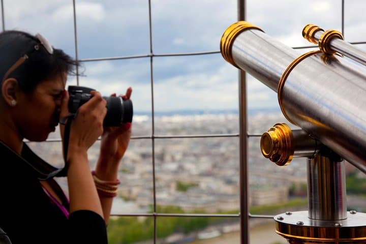 Eiffel Tower Tour with Reserved Entrance and Optional Summit