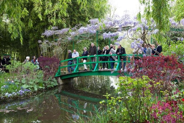 Guided tour of Claude Monet's house in Giverny by private car from Paris