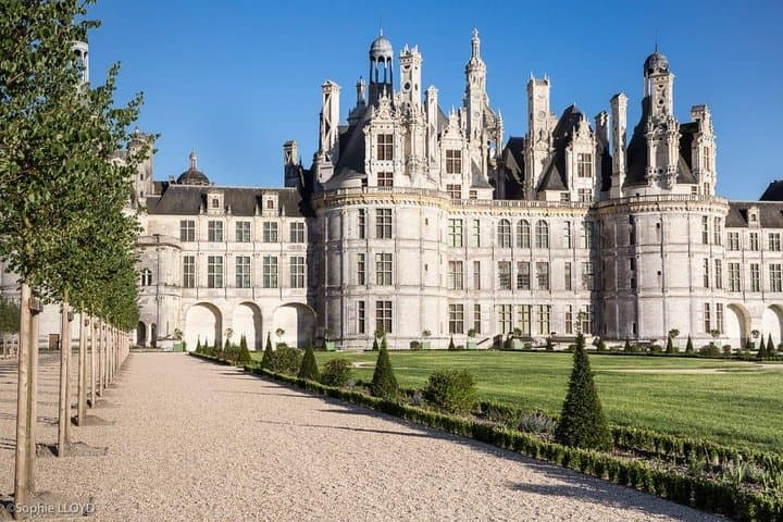 LOIRE VALLEY: CHAMBORD CASTLE EXPRESS by train (avoid traffic jams)