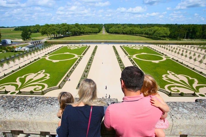 LOIRE VALLEY: CHAMBORD CASTLE EXPRESS by train (avoid traffic jams)
