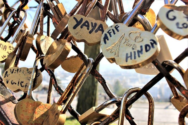 Find out the most romantic spots with your private guide