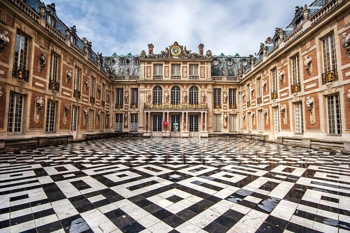 Versailles Palace and Giverny Monet House Visit with Lunch