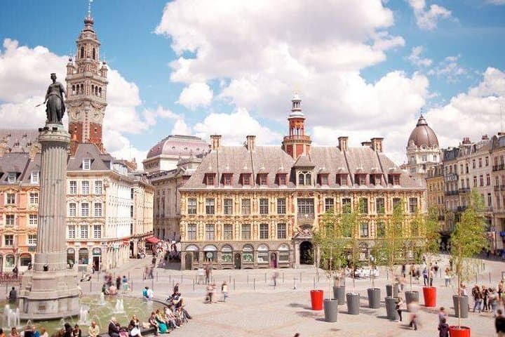 Reach Lille city stress-free