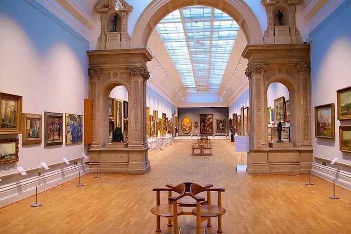 A Private Curated Journey Through the Louvre