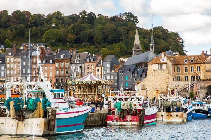 Normandy D Day US Beaches & Honfleur City - Daytrip from Paris