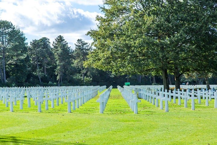 Normandy D Day US Beaches & Honfleur City - Daytrip from Paris