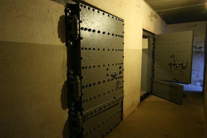 Armored door of part of a shelter