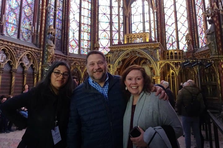 Saint Chapel, my guests from USA and the offcial guide, Cinthia, on the left of the picture