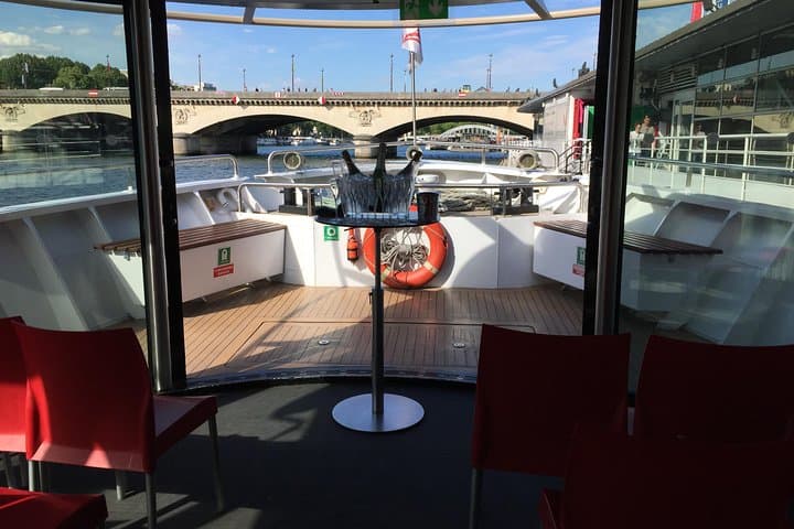 Paris Seine River Champagne Tasting Cruise by Ô Chateau