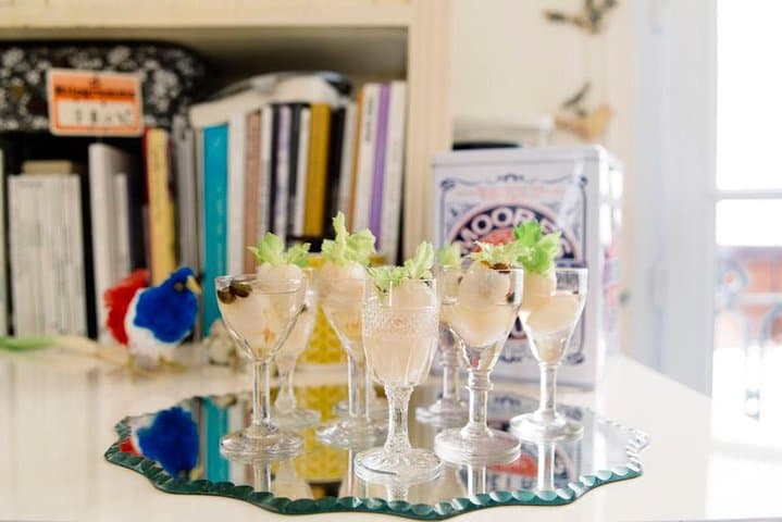 Soufflé Class & Brasserie Lunch with Champagne in Parisian Home