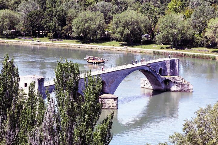 Avignon & the vineyards of Châteauneuf du Pape, where life is lived in its wine