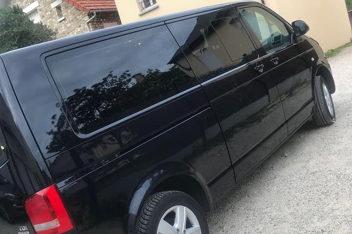 Private Transfer from the City of Paris To Orly Airport (ORY)
