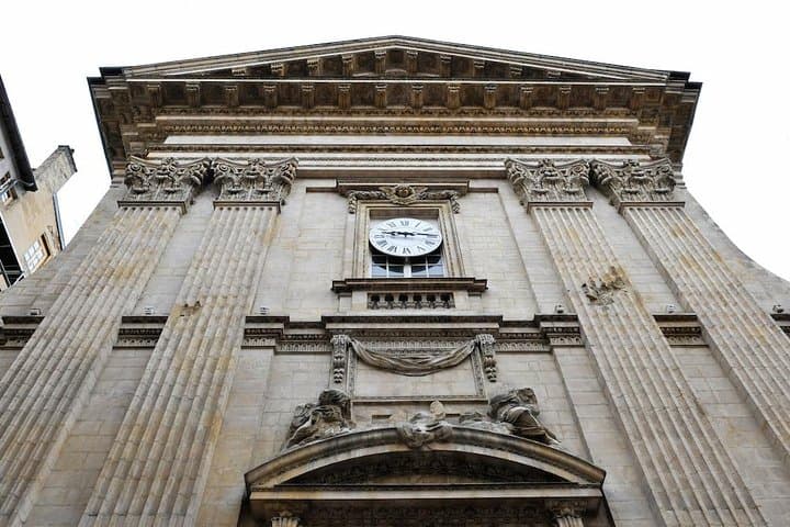 Storytelling tour of Croix-Rousse in French