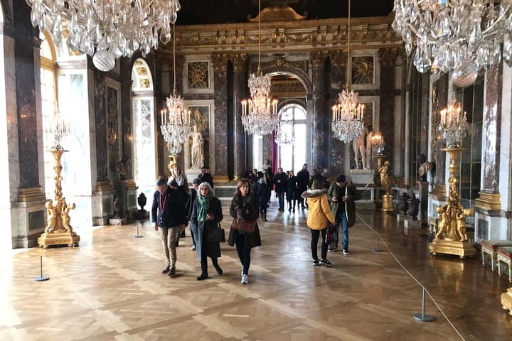 Versailles Palace & Marie-Antoinette's Estate Private Guided Tour