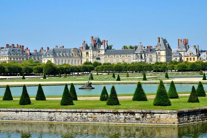 Fontainebleau Castle - Transportation Private Trip