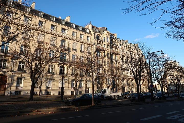 Small-Group Marché du Président Wilson Food Tour in Paris
