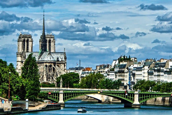 Private 12-Hour City Tour of Paris from London with roundtrip train tickets incl