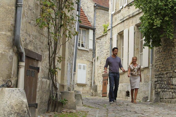 Walk in the street of Senlis