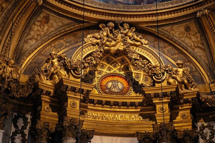 Highlights & Hidden Gems of Ile de Cité & the Left Bank: Private City Tour