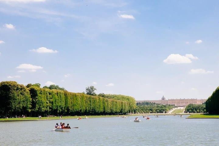 Versailles Full Day Bike Tour with Palace, Gardens, & Picnic