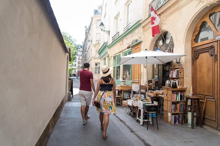 CHARMING PARIS: Half day guided visit and photo reportage