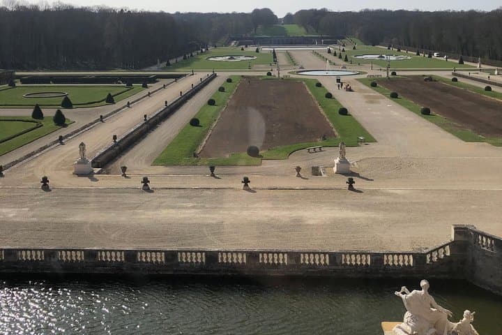 VAUX-LE-VICOMTE- private day-trip (pickup and dropoff at/to your hotel in Paris)