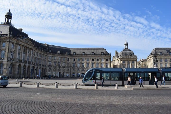 Walk in the old Bordeaux