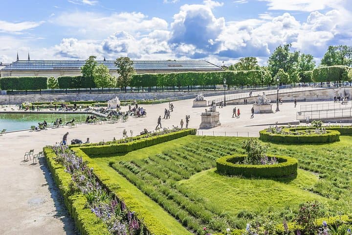 Paris Private Day Tour & Seine Cruise for Kids and Families