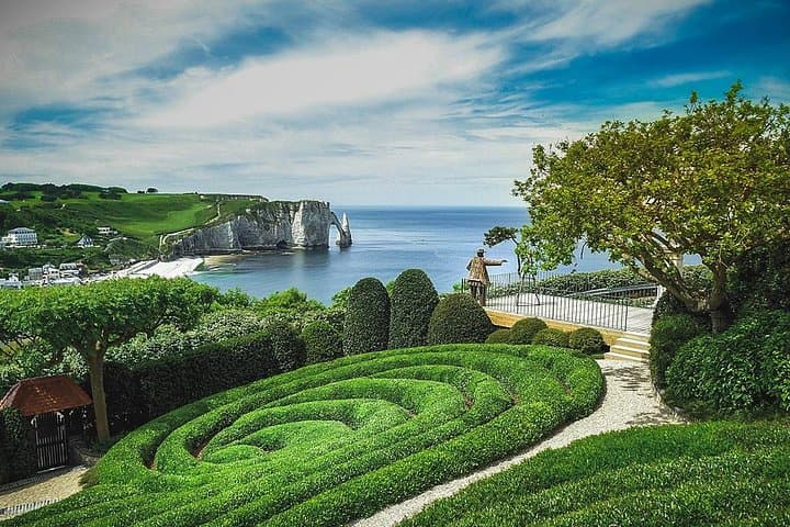 Etretat - Garden Of Etretat & Cliffs-Transportation Private Trip