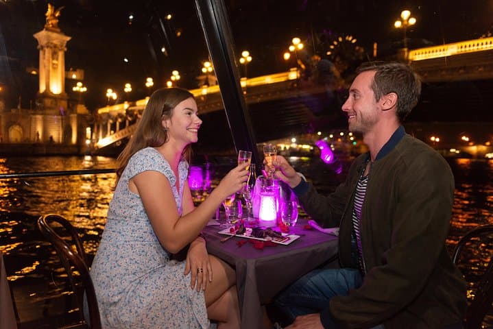 Dinner-Cruise Experience option