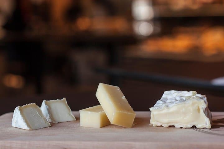 Lyon Old Town Private Food Tour with 5 French Delicacies & Wines