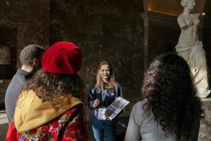 From Louvre to Street Art - original museum guided tour (skip the line!)