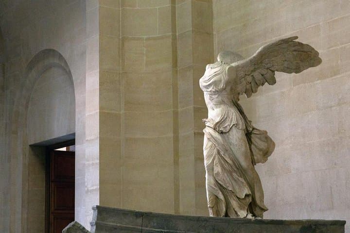 From Louvre to Street Art - original museum guided tour (skip the line!)