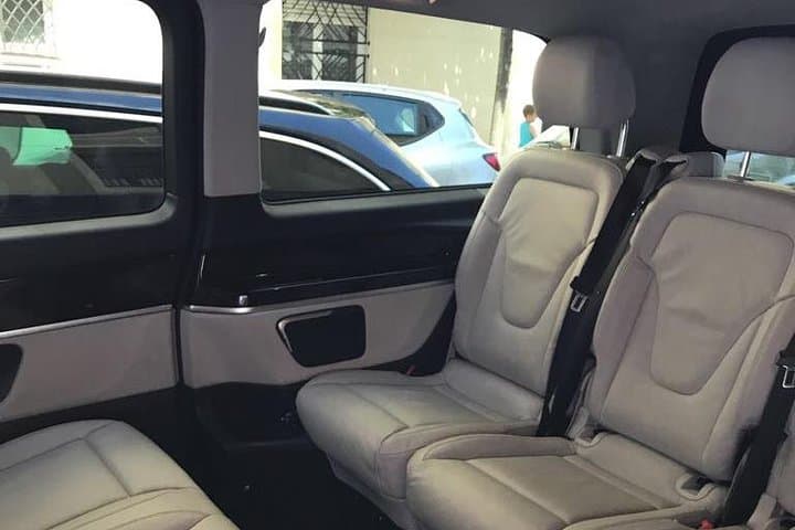 Private Airport Transfer in Lyon from Sain-Exupéry airport (LYS) to City